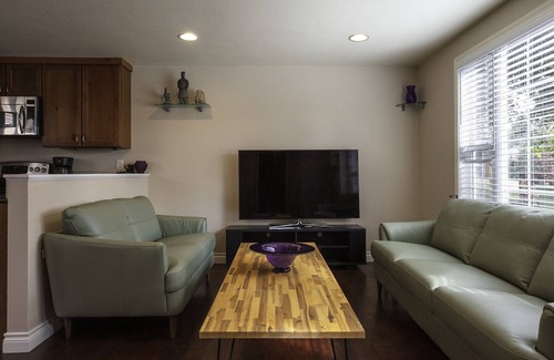 Whittier House | Downtown Boulder Oasis. 3 Blocks from Pearl St Mall. 4 bedrooms and 2 full baths