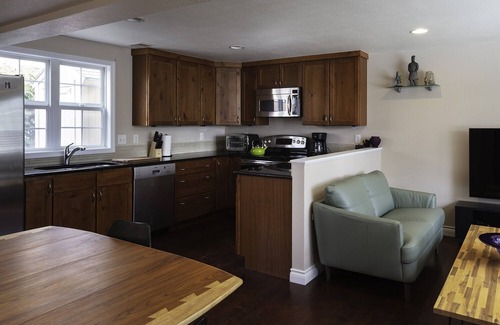Whittier House | Downtown Boulder Oasis. 3 Blocks from Pearl St Mall. 4 bedrooms and 2 full baths