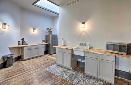 Cherokee Apartment | Downtown Cherokee Iowa Vacation Rental
