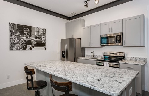 South Pensacola Apartment | Downtown Dreams Too is now available in Historic North Hill!