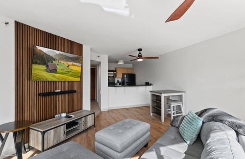 Downtown Honolulu Apartment | Downtown Honolulu | AC, W/D, Free Parking, Kitchen