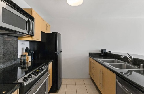 Downtown Honolulu Apartment | Downtown Honolulu | AC, W/D, Free Parking, Kitchen