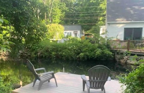 Meredith Apartment | Downtown Meredith one bedroom waterfront apartment