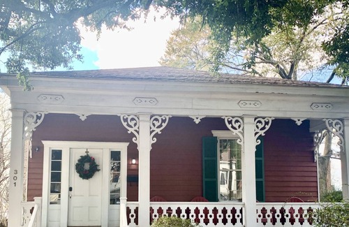 Montgomery Cottage | Downtown Montgomery The Historic Bush Cottage