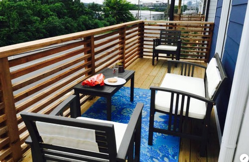 East Bank House | Downtown Nashville House by Stadium Broadway