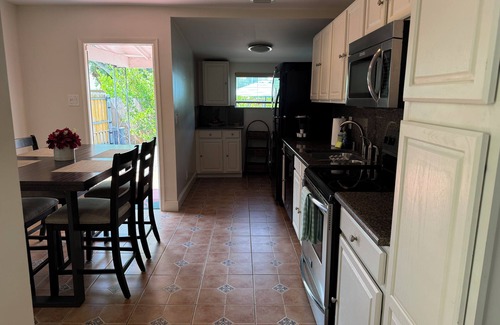 Grandview Heights House | Downtown Retreat -City Place, Convention Center everything is a short walk away!