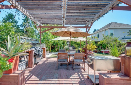 Downtown San Jose Cottage | Downtown San Jose Apt w/Deck: 1 Mi to SAP Center!