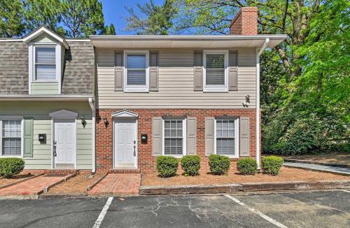 Southern Pines House | Downtown Southern Pines Townhome with Deck!