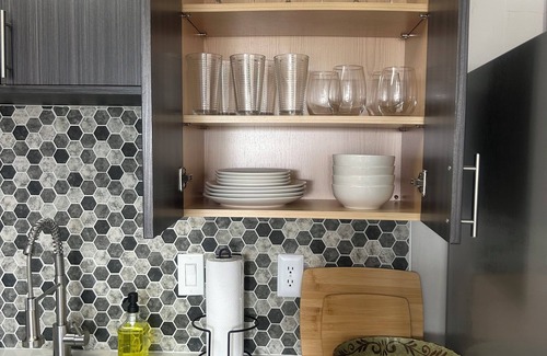 Downtown Tucson Apartment | Downtown-Spacious 1bdrm, Desert Views, City Lights, Fitness Room, Pool & WiFi