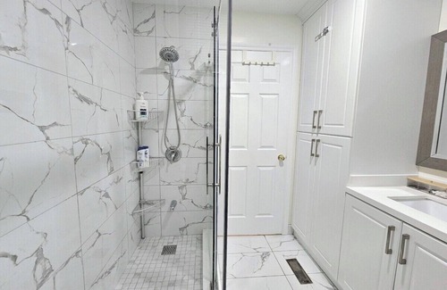 Trinity - Bellwoods Apartment | Downtown Toronto 1 bedroom unit Near Trinity bellwood park