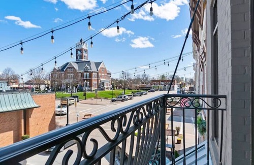 Perryville Apartment | Downtown Urban Loft above Restaurants