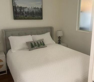 Downtown Vancouver Hotel | downtown vancouver independent affordable suit 1