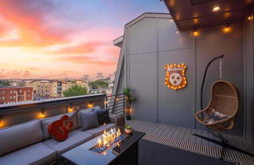 Buena Vista House | Downtown Views Glam Stations Close to Broadway