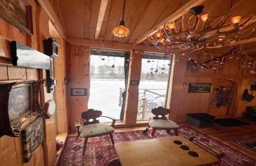Pedvale Cabin | Dragon house in the tree. Sauna/Hot tube.