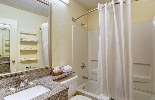 South Nashville Hotel | Drake Inn
