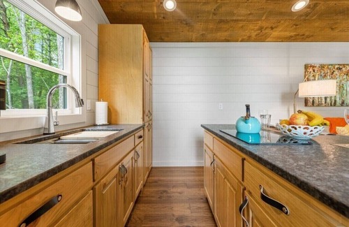 Mineral Bluff Cabin | Dream Big in this new Tiny Home! Hot tub, firepit