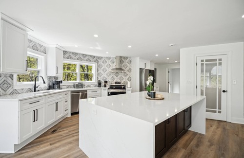 Jasper House | Dream Home in Jasper – 5 bedroom Stunner with Space & Style