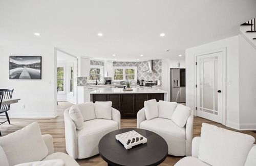 Jasper House | Dream Home in Jasper – 5 bedroom Stunner with Space & Style