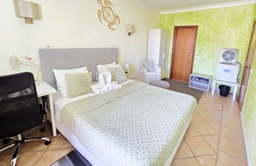 Funchal Bed & Breakfast | Dream Lagos B&B