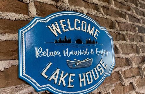 Fenelon Falls House | Dream Lakehouse Getaway in the Kawarthas