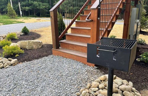 Millersburg Cabin | Dream Treehouse Getaway with Hot Tub