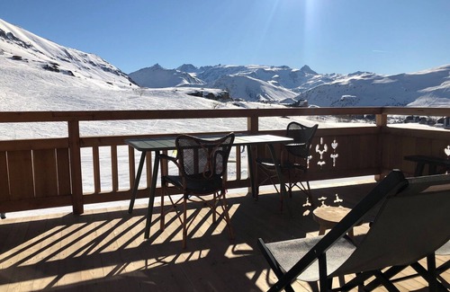Cognet Apartment | Dream vacation! Luxurious apartment at the foot of the slopes, 4 terraces and central