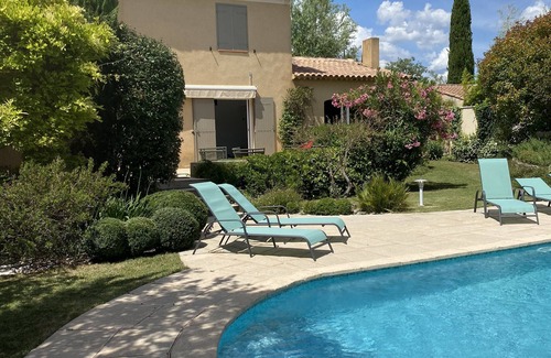 Puyvert Villa | Dream villa in Puyvert Air-conditioned house with swimming pool, enclosed garden