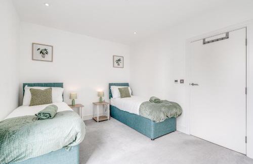 St. Mary's Park Apartment | Dreamy Riverside escape