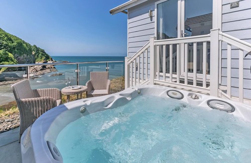 Hele Ski Chalet | Driftwood Beach Cabin