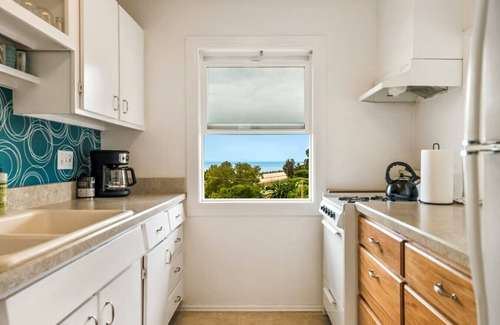 Summerland Apartment | Driftwood Club - Ocean Views, BBQ, Pet Friendly