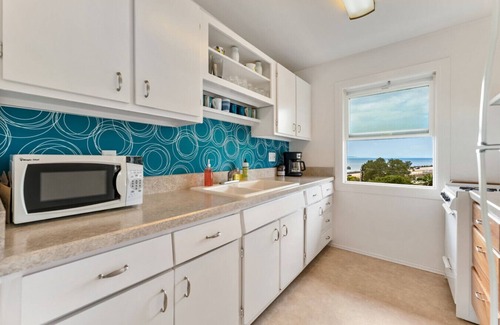 Summerland Apartment | Driftwood Club - Ocean Views, BBQ, Pet Friendly