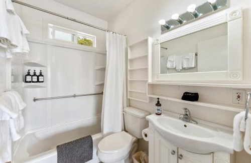 Summerland House | Driftwood Club - Ocean Views, BBQ, Pet Friendly