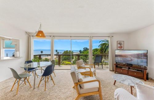 Summerland House | Driftwood Club - Ocean Views, BBQ, Pet Friendly