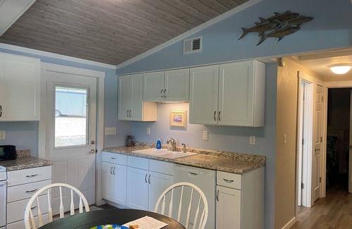 Lake Ozark Condo | DRIFTWOOD SHORES UNIT 2 tropically inspired 2 BR condo close to everything!