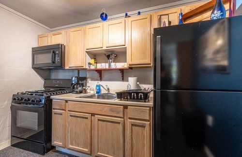 Summersville Apartment | Driftwood Suite at Lake Sometimes