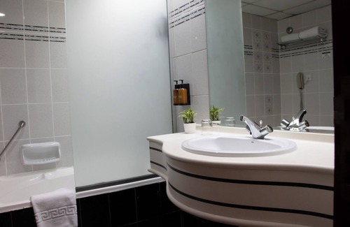 Al Qusais Hotel | Dubai Grand Hotel by Fortune