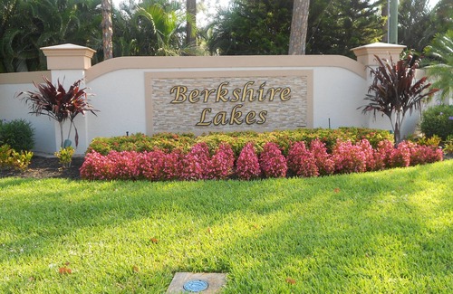 Naples Apartment | Due to Illness, we have December 2025 and January 2026 available $2500 PM