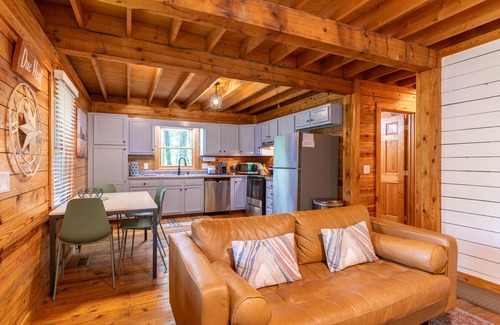 Boone Cabin | Due West - Charming Boone Cabin In the Woods!