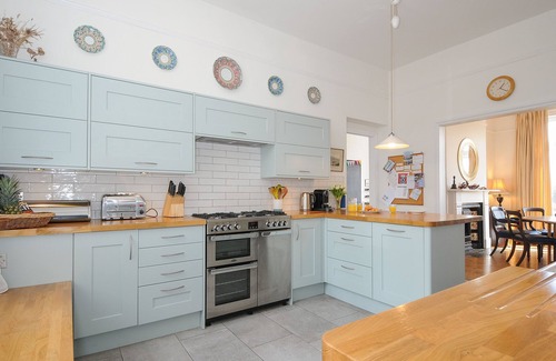 Teignmouth Cottage | DUNCOMBE, pet friendly, country holiday cottage in Teignmouth