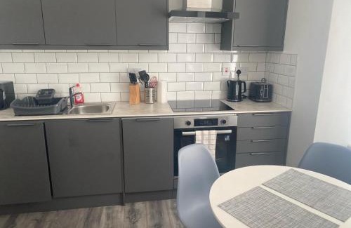 Dundee Apartment | Dundee 1-Bed Apartment - Sleeps 4 - Pet Friendly