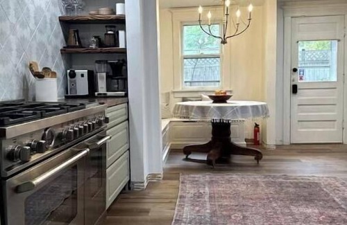 Dundee-Happy Hollow Historic District House | Dundee Charmer in the heart of Historic Dundee, close to CWS