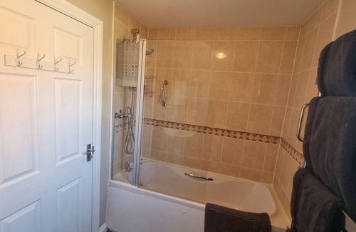 Weston-super-Mare Bed & Breakfast | Dungarvon House B&B