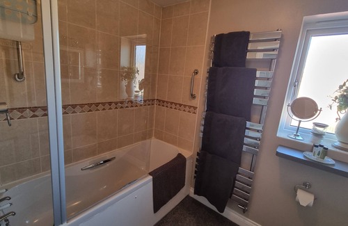 Weston-super-Mare Bed & Breakfast | Dungarvon House B&B