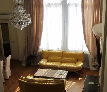 Cannes Apartment | Duplex à la Villa Canteraine