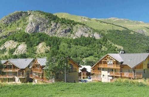 Valloire Apartment | Duplex 3* 8 pers. à Valloire - Sud-Est, Balcons, Garage, Proche Centre et Remontées - FR-1-263-484