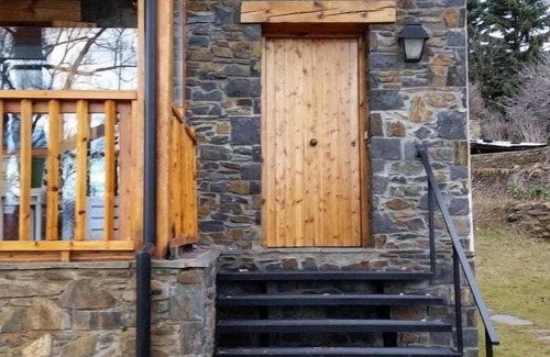 Guils de Cerdanya Apartment | Duplex 3 Bed Rustic Style, Fireplace, Terrace & Cadí Views