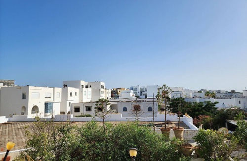 Aousja Apartment | Duplex Bien Equipe Securise Avec Jardin et Veranda