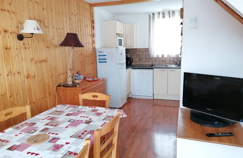 Saint-Etienne-en-Devoluy Ski Chalet | Duplex Chalet for 6 with Pool Access at Le Hameau du Puy, Superdevoluy