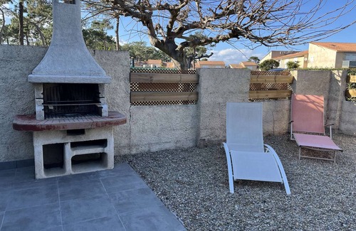Pineto Apartment | Duplex en bord de mer à Borgo - 3 pièces, climatisation, terrasse, jardin, BBQ, WIFI, parking, plage 20m
