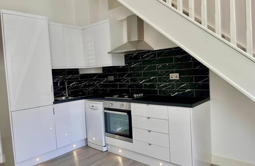 Brownswood Apartment | Duplex studio near Emirates Stadium